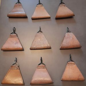 Triangle de suspension cuir naturel armée française 1950/70